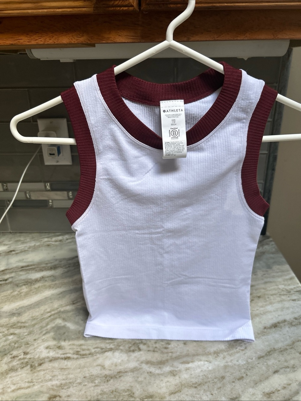 Athleta Renew Seamless Muscle Tank Top Womens XXS Athletic Stretch White/red